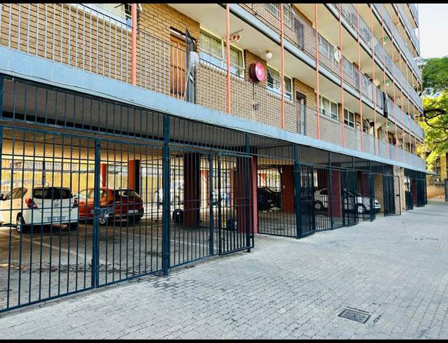 2 BEDROOM APARTMENT FOR SALE IN ARCADIA